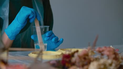 resin art process: mixing resin