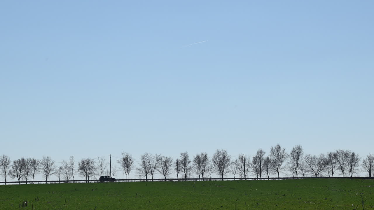 시골 도로에서 자동차, 도로 여행 개념