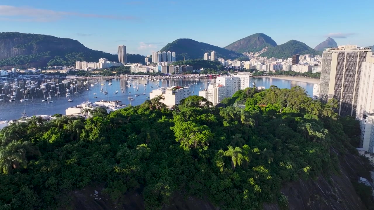 Skyline di Rio de Janeiro in Brasile. Scena di bellezza naturale. Quartiere del centro. Skyline della Baia di Guanabara. Bellissimo paesaggio urbano.