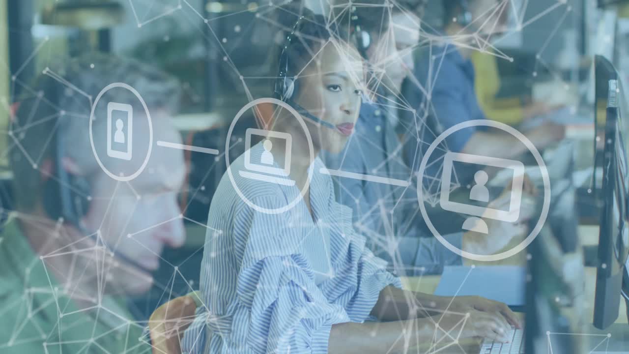 animación de iconos, procesamiento de datos financieros sobre diversas personas de negocios en la oficina.