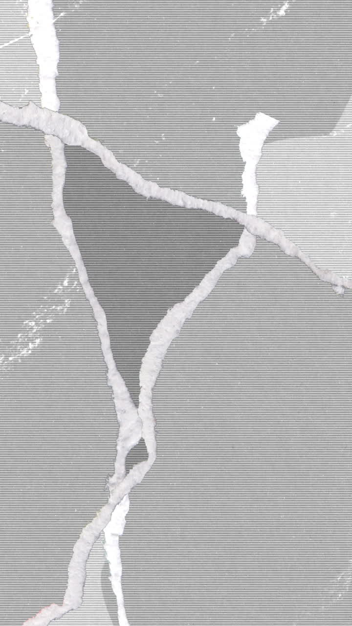 Transizione Astratta con Texture di Carta Strappata e Grana