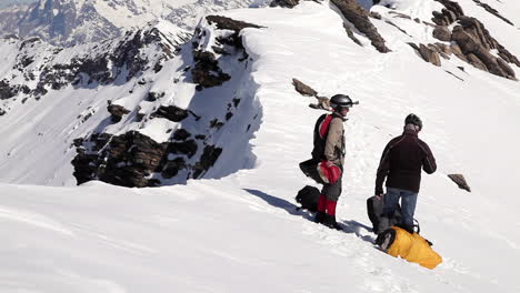 Crash-course-on-paragliding-swiss-alps-by-pro-on-top