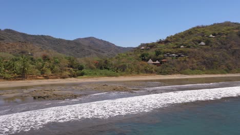 Drohnenaufnahmen-Aus-Der-Luft-In-Der-Nähe-Des-Hotels-Punta-Islita-In-Costa-Rica