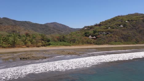 imágenes aéreas de drones cerca del hotel punta islita en costa rica