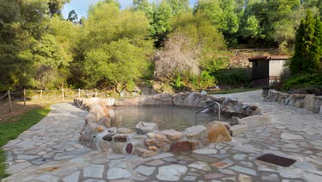 스페인 갈리시아 주 우레네스 (ourense) 에 있는 아우타리즈 (autariz) 열수욕장 (thermal baths) 의 촬영.