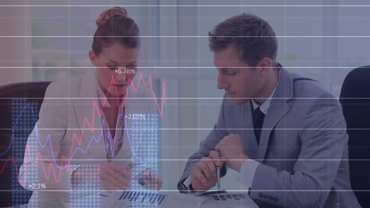 animación del procesamiento de datos estadísticos sobre empresario caucásico y empresario discutiendo