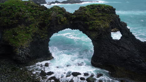 Gatklettur-basalt-rock-in-Arnarstapi-in-Iceland.