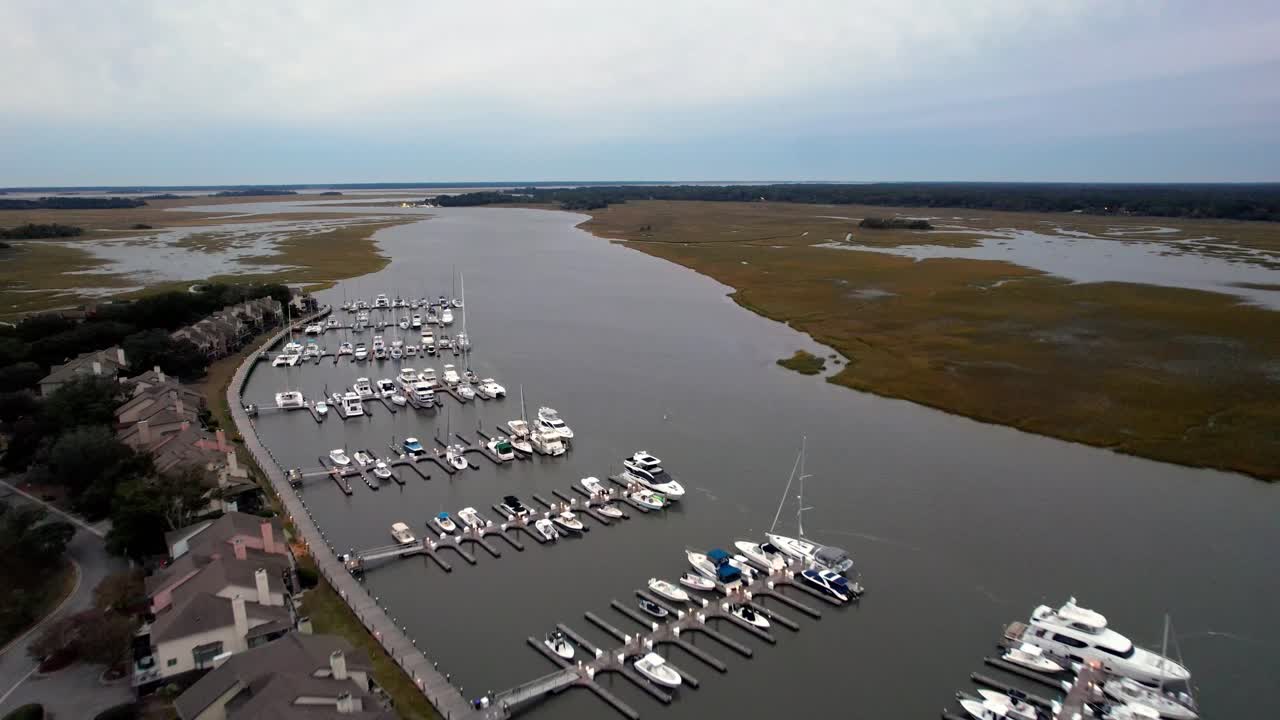 사우스캐롤라이나 주 키아와 섬과 시브룩 섬 sc 근처의 보히켓 크릭을 따라 있는 공중 고공 비행 정박지