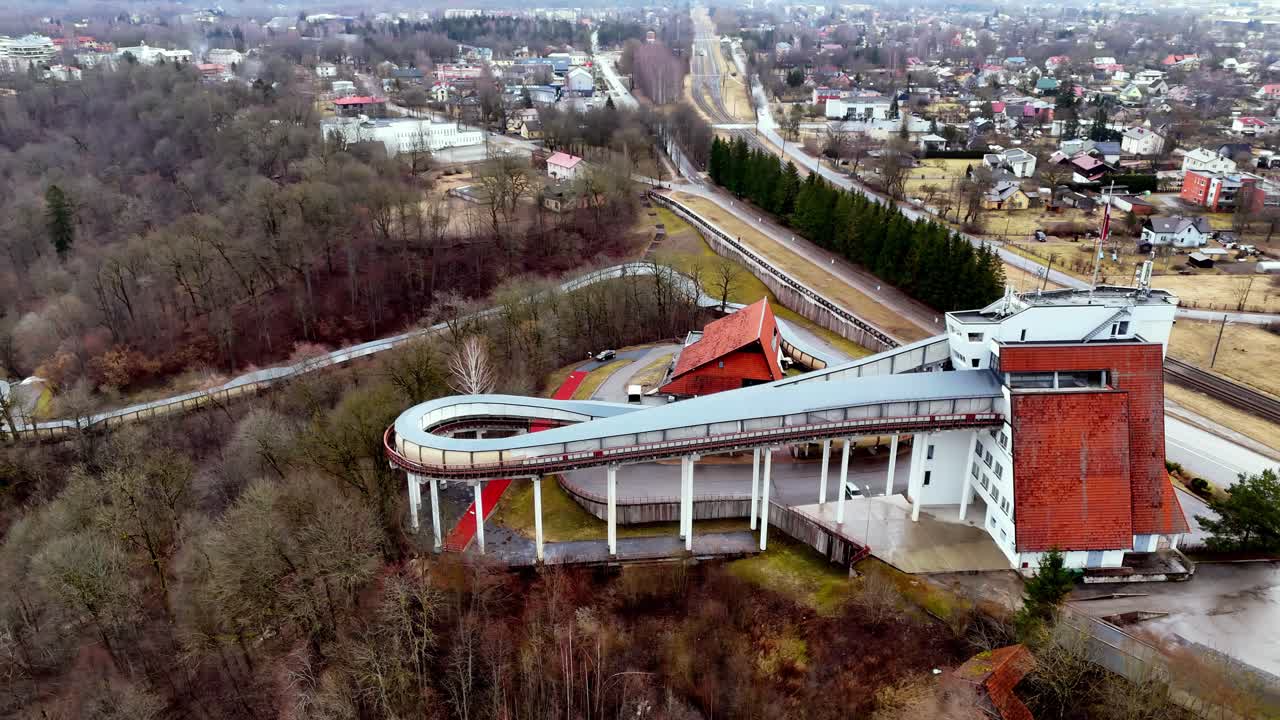 pista de bobsleigh, trineo y esqueleto cerca de la ciudad de sigulda, letonia