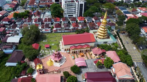 Prächtiger-Thailändischer-Tempel