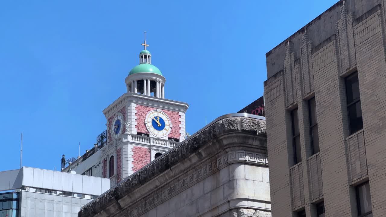 요코하마 항구 개항 기념 홀은 1917년에 완공되었다.