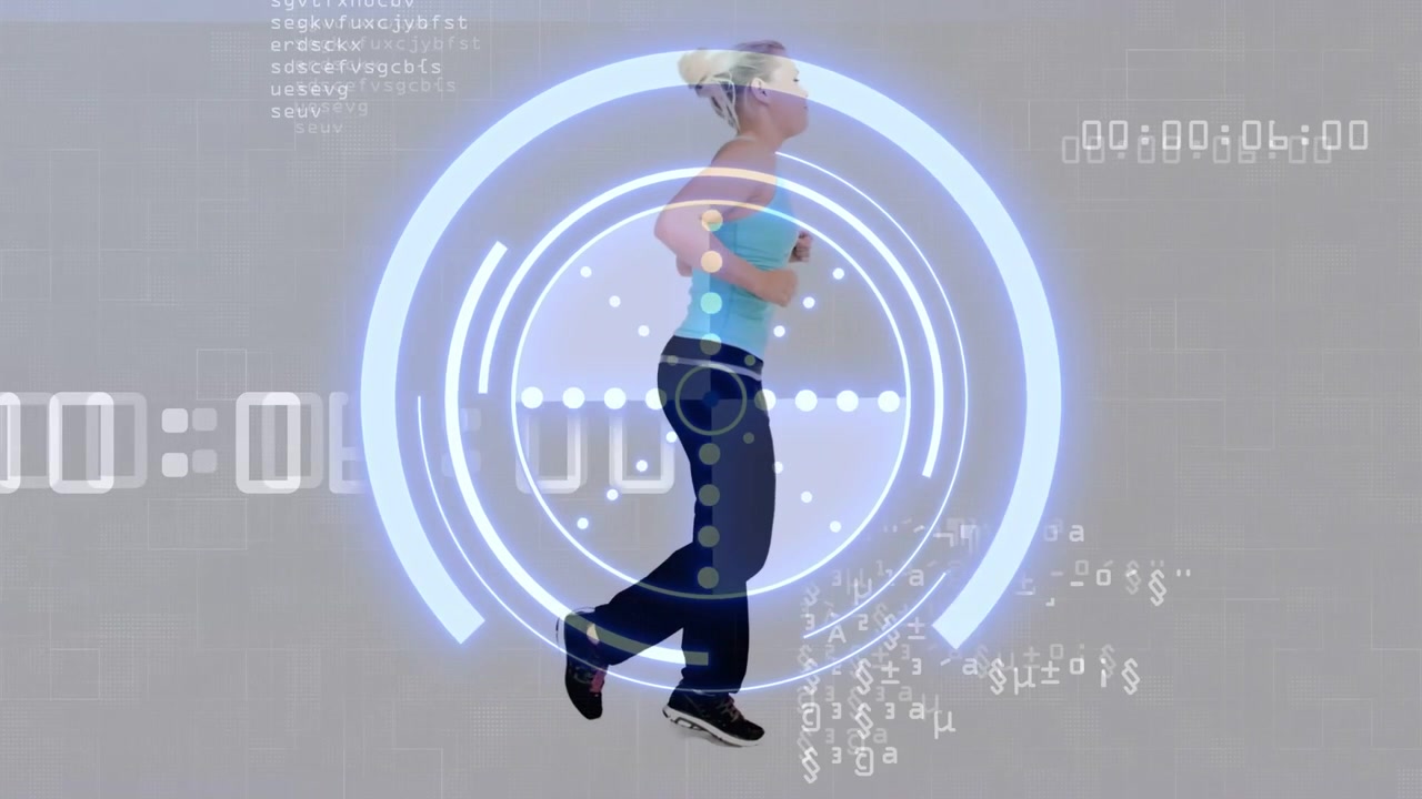 Donna che fa jogging in uno studio grigio, timer in avvio, anelli HUD che ruotano attorno al busto per tracciare i dati di fitness.
