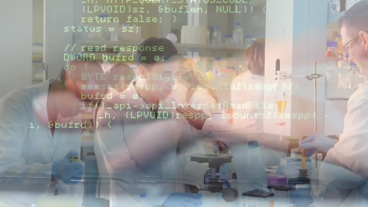 animación de dedos recortados escribiendo en el teclado sobre diversos científicos discutiendo en el laboratorio.