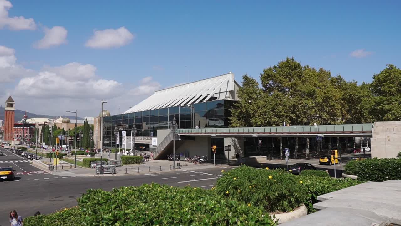 유명한 건물과 도시 풍경을 가진 바르셀로나 도시 풍경