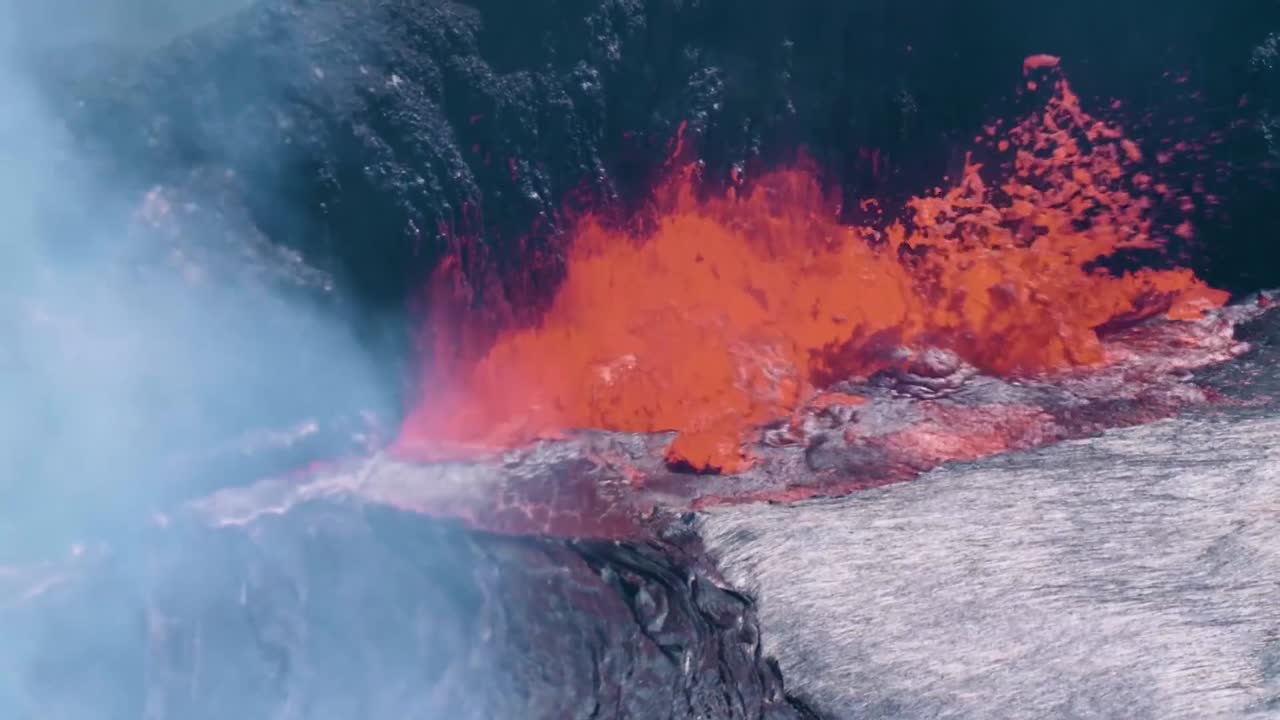 2018년 하와이 킬라우에아 화산 폭발 당시 용암 흐름과 버블링 가스 2