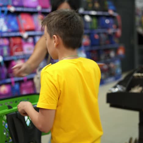 boy shopping to school