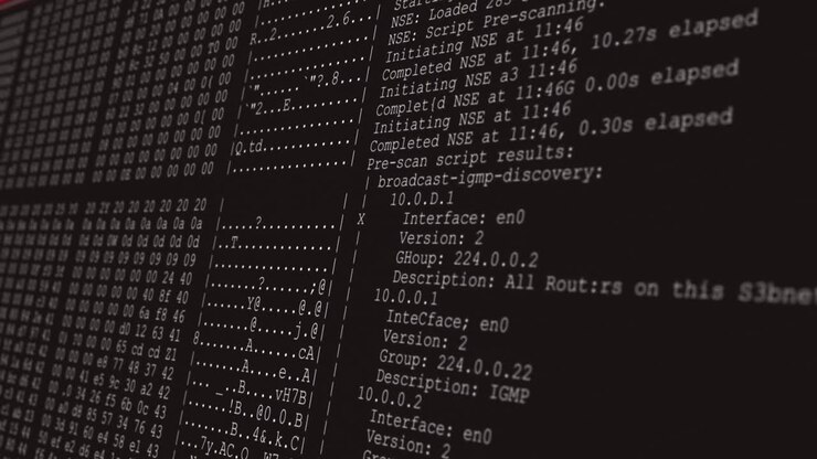 Animation af databehandling på sort computerskærm
