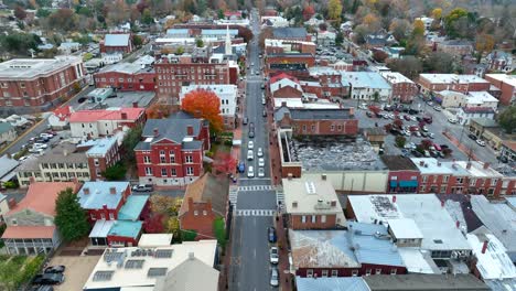 Innenstadt-Von-Lexington,-Virginia-Im-Herbst