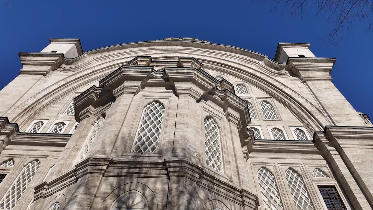 역사적 인 모스크 의 외관