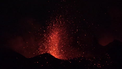 卡博維德火山 (cabo verde volcano) 位於非洲沿岸的維德角島 (cape verde)