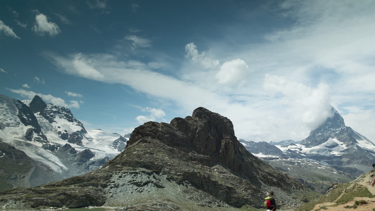 호른 등산객 4k 02