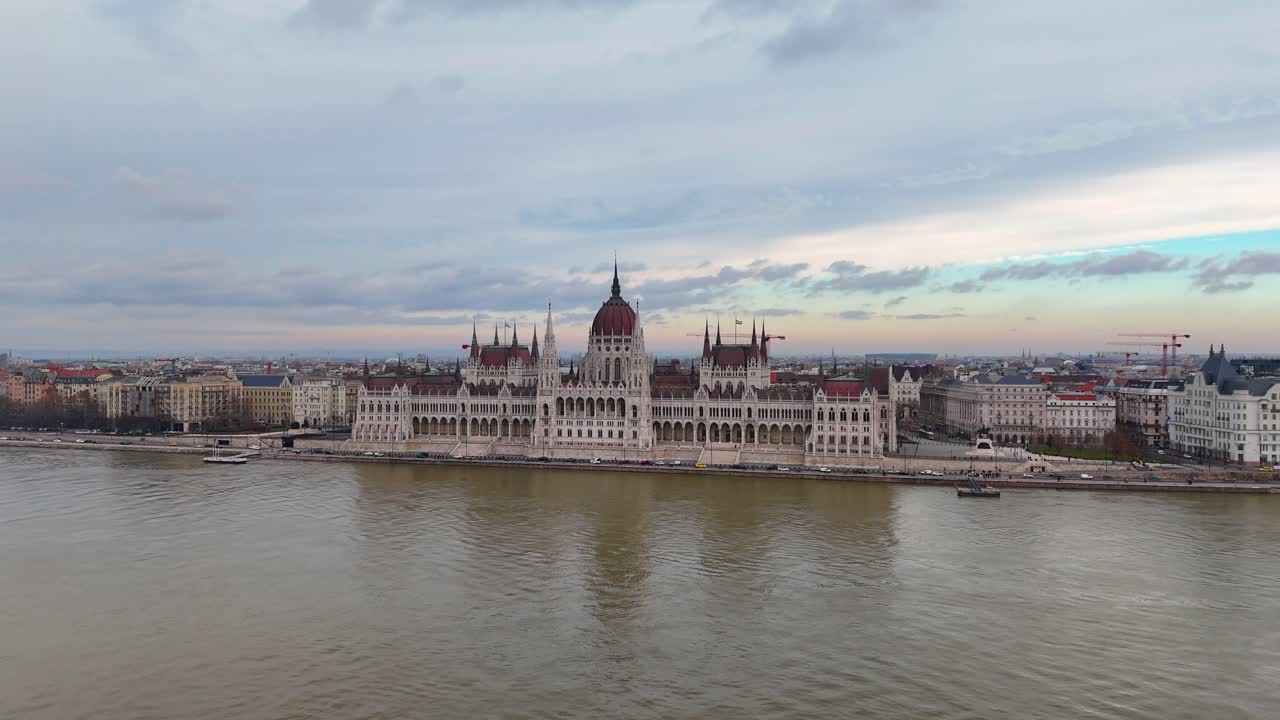 el parlamento húngaro es patrimonio de la humanidad de la unesco 4k drone