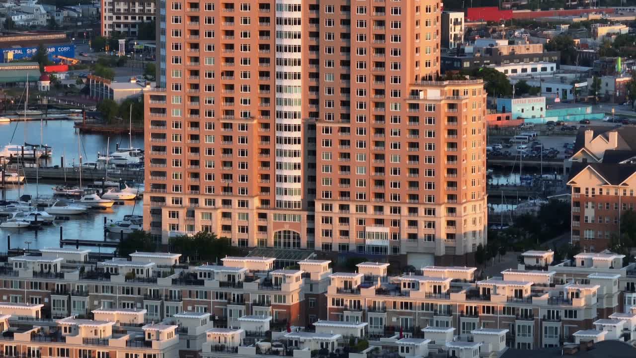 도시 미국 도시의 고층 아파트 건물