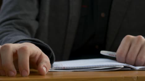 estudiante en el aula