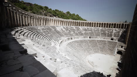 colosal aspendos anfiteatro antalya turquía tiro panorámico