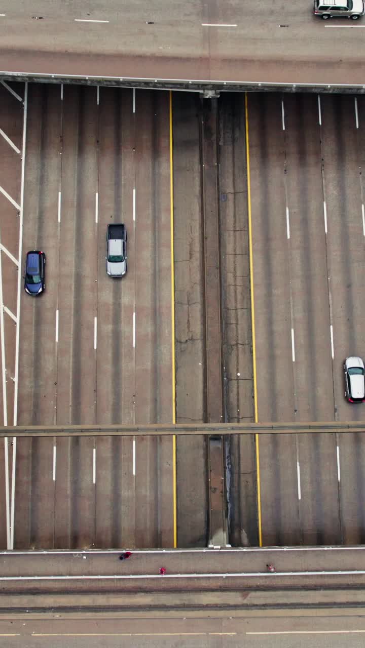 고속도로 교통의 항공 시각