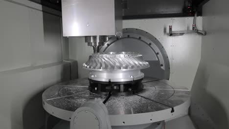 CNC-Fräsmaschine-Für-Die-Metallbearbeitung.-Schneiden-Von-Metall-Moderne-Verarbeitungstechnologie.