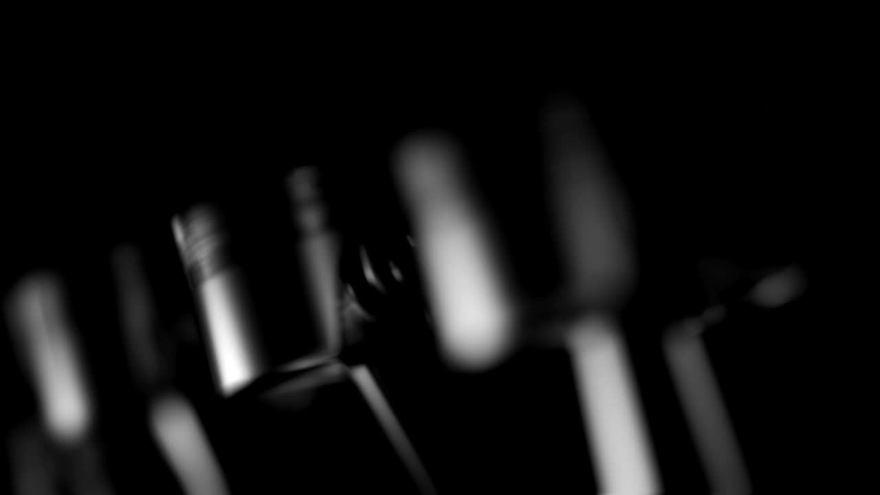 двигатель с рабочими поршнями и коленчатыми валами. концепция автомобильного двигателя. бесконечное движение двигателя