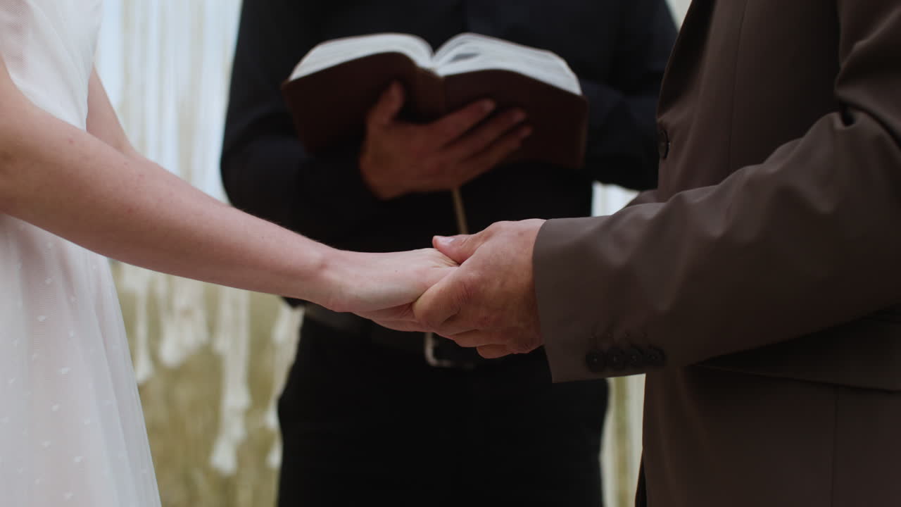 결혼 하는 부부