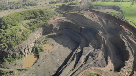 vista aérea del agujero de la cantera