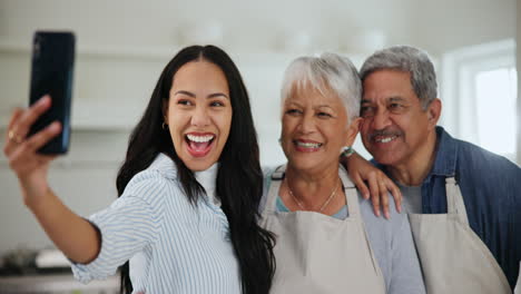 Selfie,-happy-family-and-together-with-smile