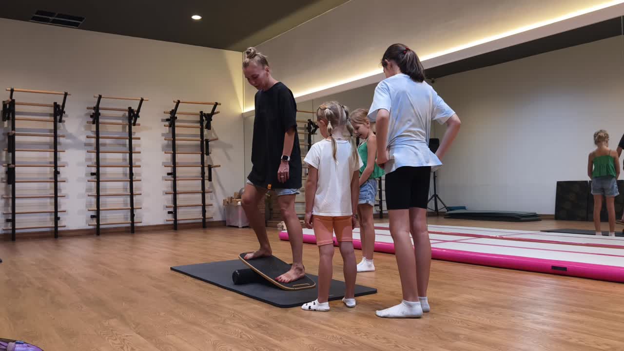 sesión de entrenamiento de equilibrio para niños
