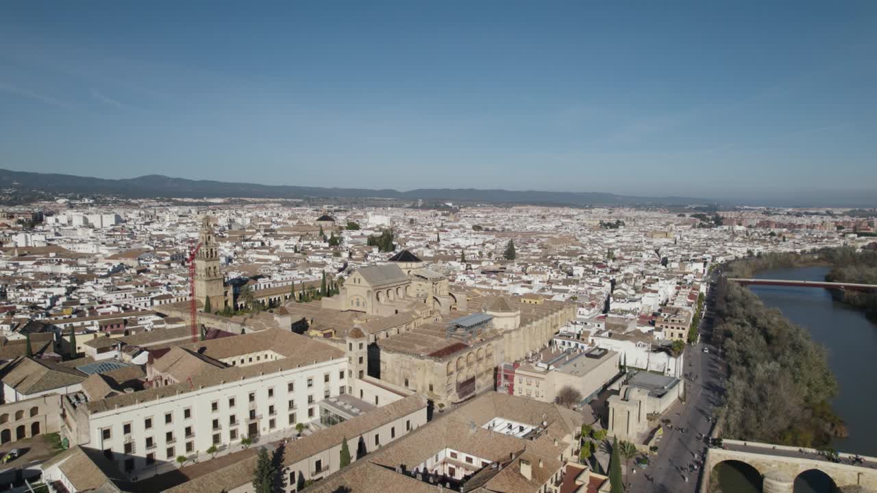 Vista aérea da Mesquita (complexo mesquita-catedral) em Córdoba, Espanha.