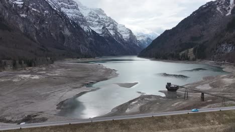 Aerial-View-Of-Klöntalersee-Lake,-Vorderglärnisch-Mountain,-Glarus,-Switzerland