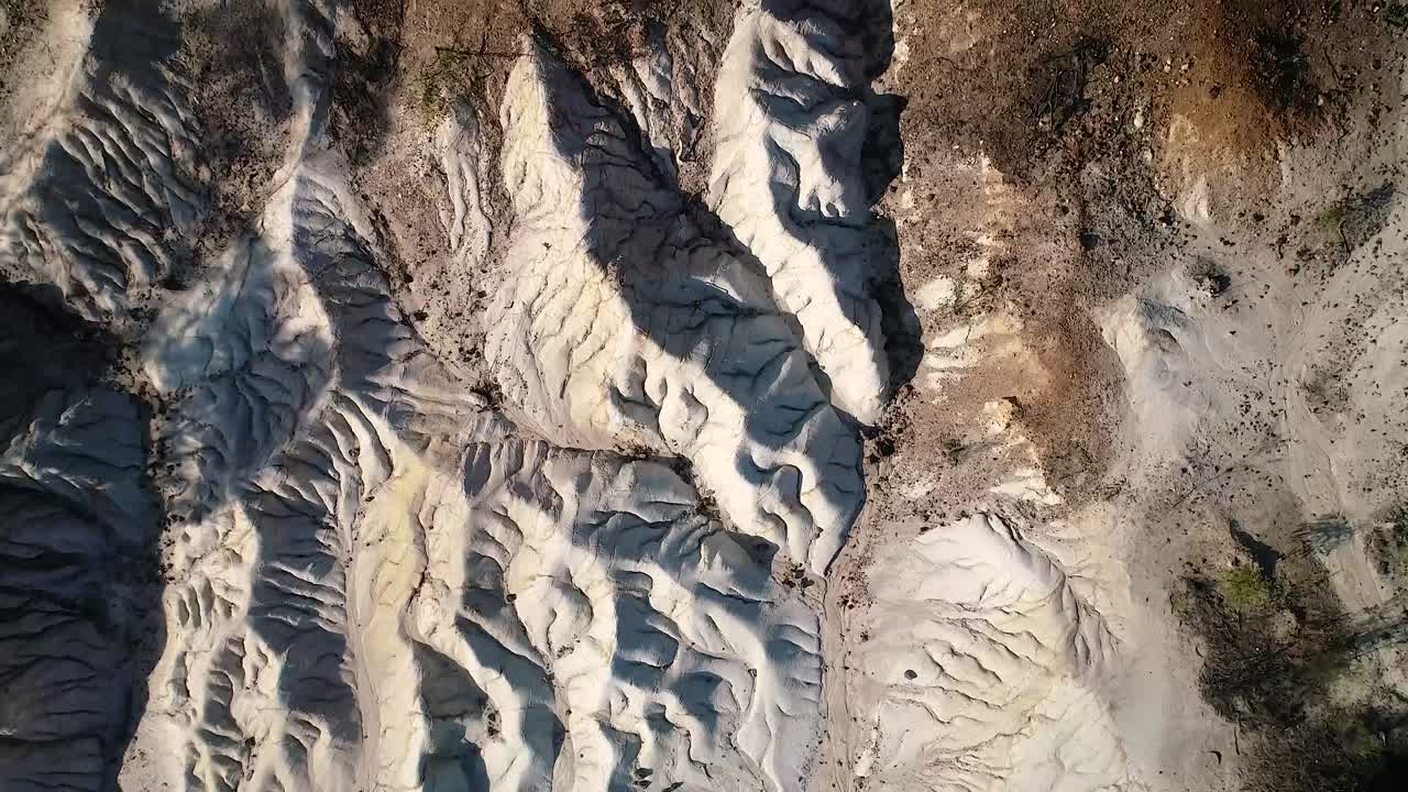 los acantilados rosados aéreos