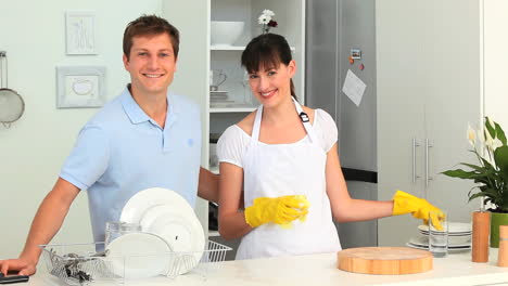 Couple-washing-up-together-