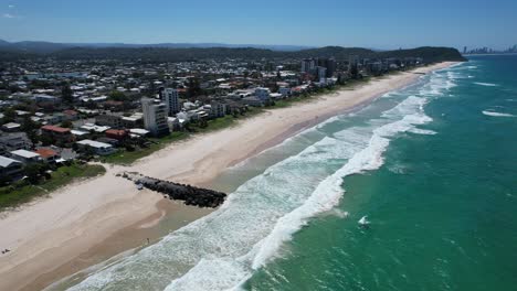 palm beach - costa de oro del sur, queensland, qld - australia - disparo de un avión no tripulado