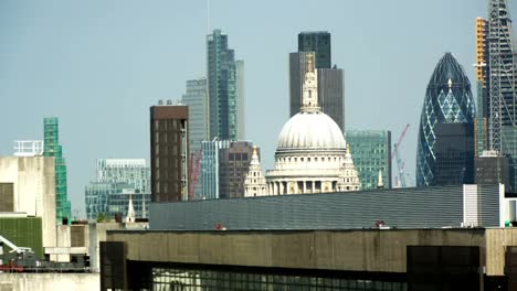 London-City-Close-Pan-01