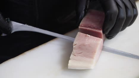 preparación de pescado crudo