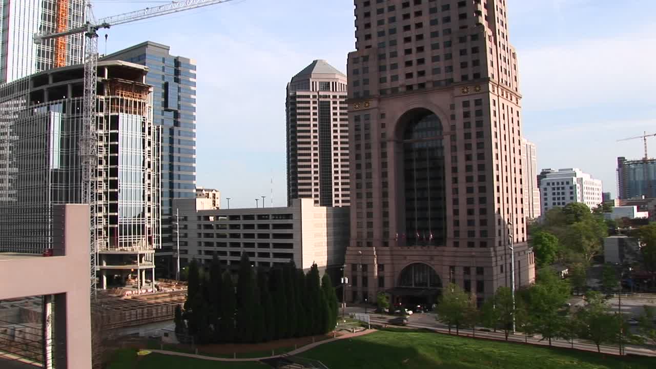 다운타운 애틀랜타 조지아에 있는 건물의 팬라이트