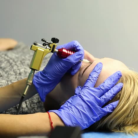 maquillaje en las cejas