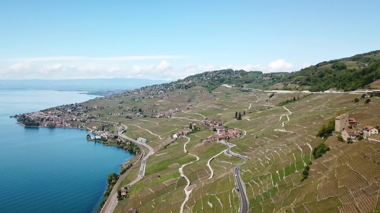 Lac Leman and the picturesque Lavaux vineyards and ends at cosmopolitan Geneve, part of the Rhone Route, unesco world heritage site, Puidoux, Lac Leman Genfersee, Vaud, Switzerland, pulling out shot