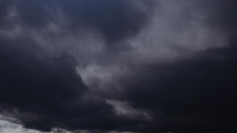 Zeitraffer-Von-Dunklen-Wolken-Und-Gewittern-Am-Himmel