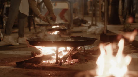 Brennende-Paella-Beim-Fallas-Festival-In-Valencia,-Spanien