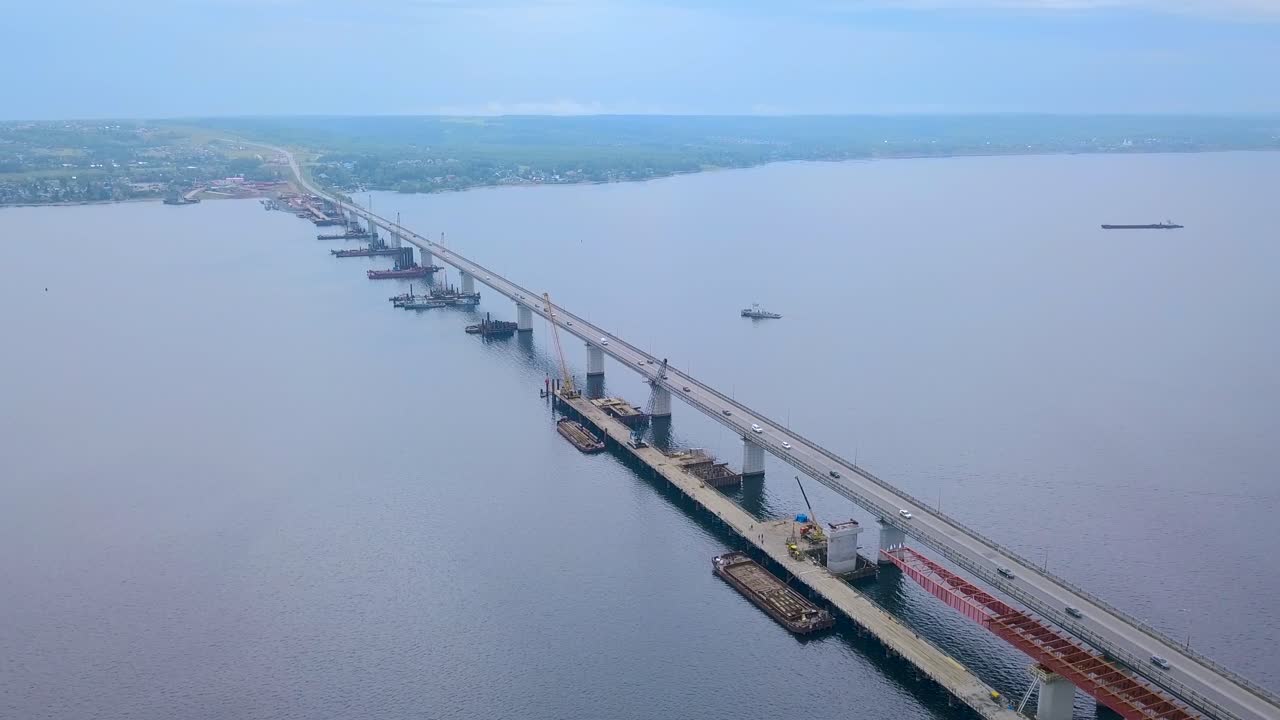 강 을 가로지르는 다리 건설