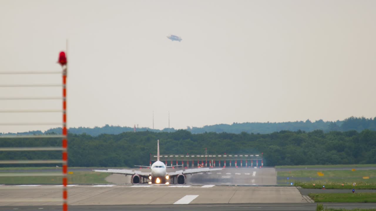 Airplane braking landing